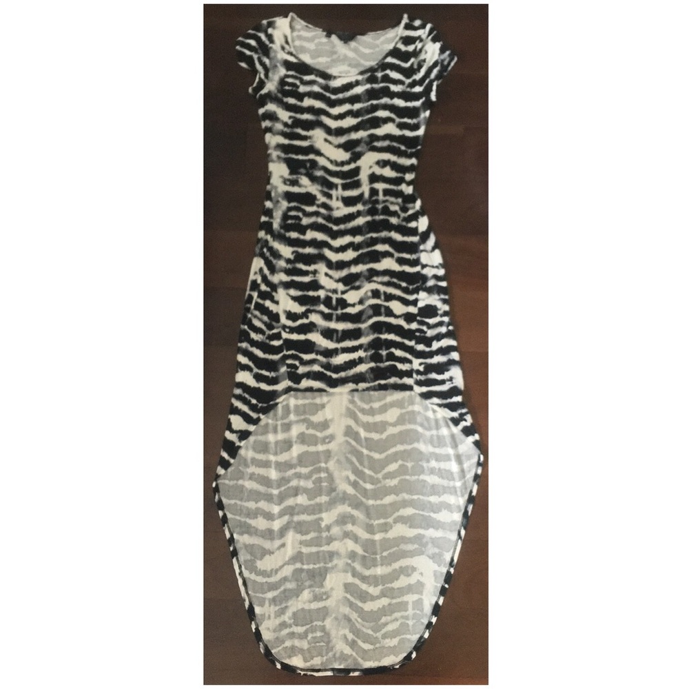 GUESS❓Black & White High-Low Bodycon Maxi Dress